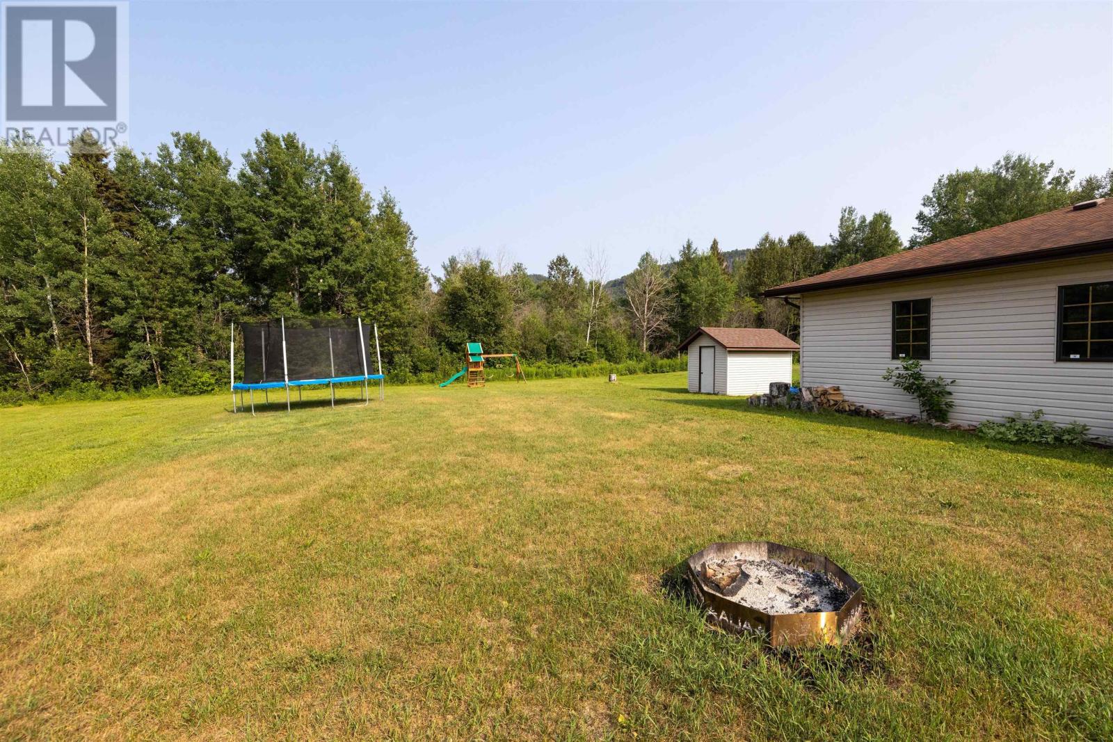 2446 Caspian ST - 29
