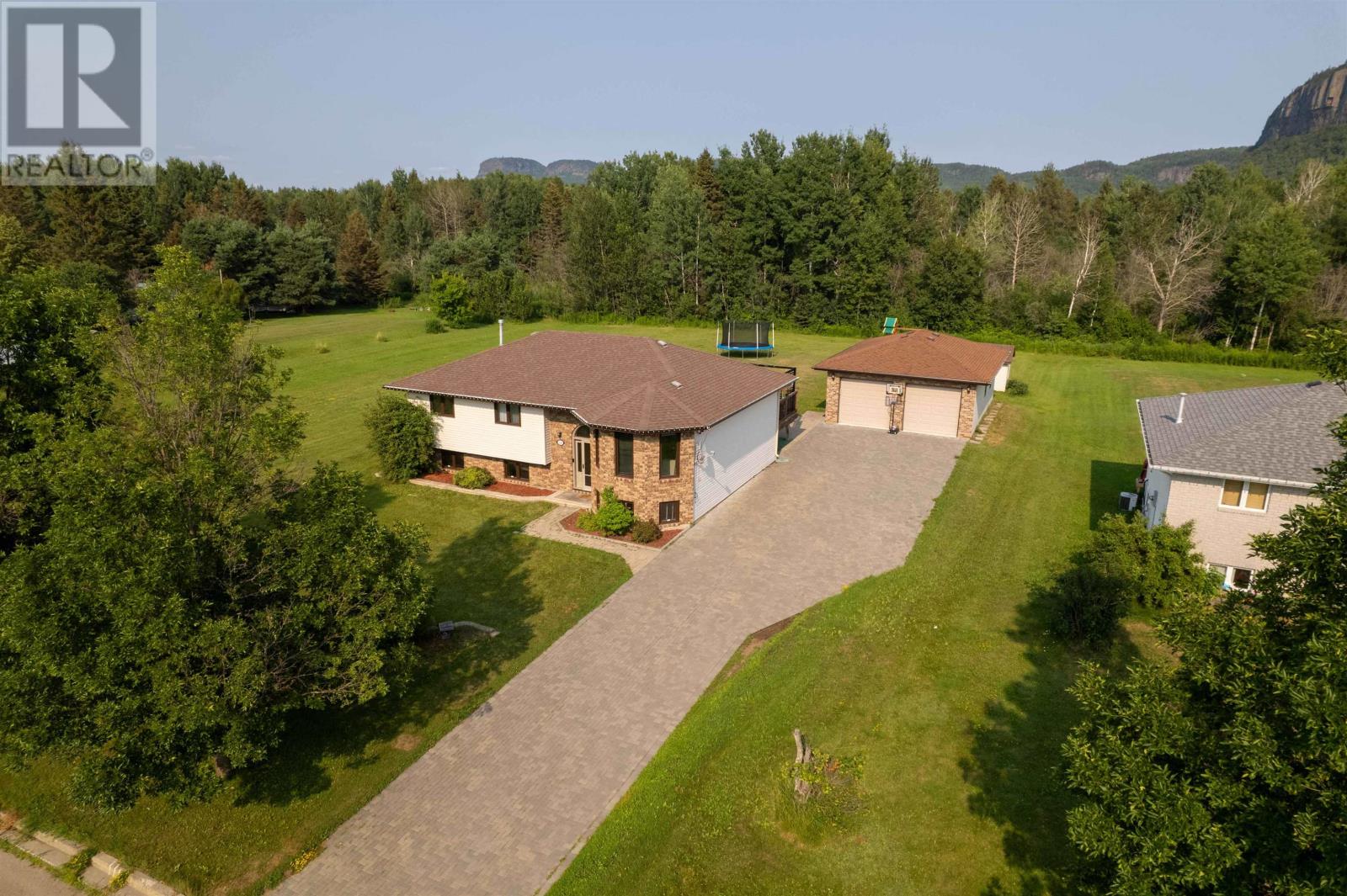 2446 Caspian ST - 30