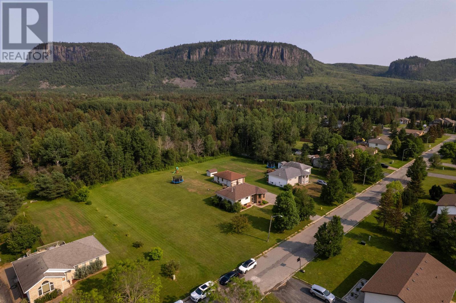 2446 Caspian ST - 31