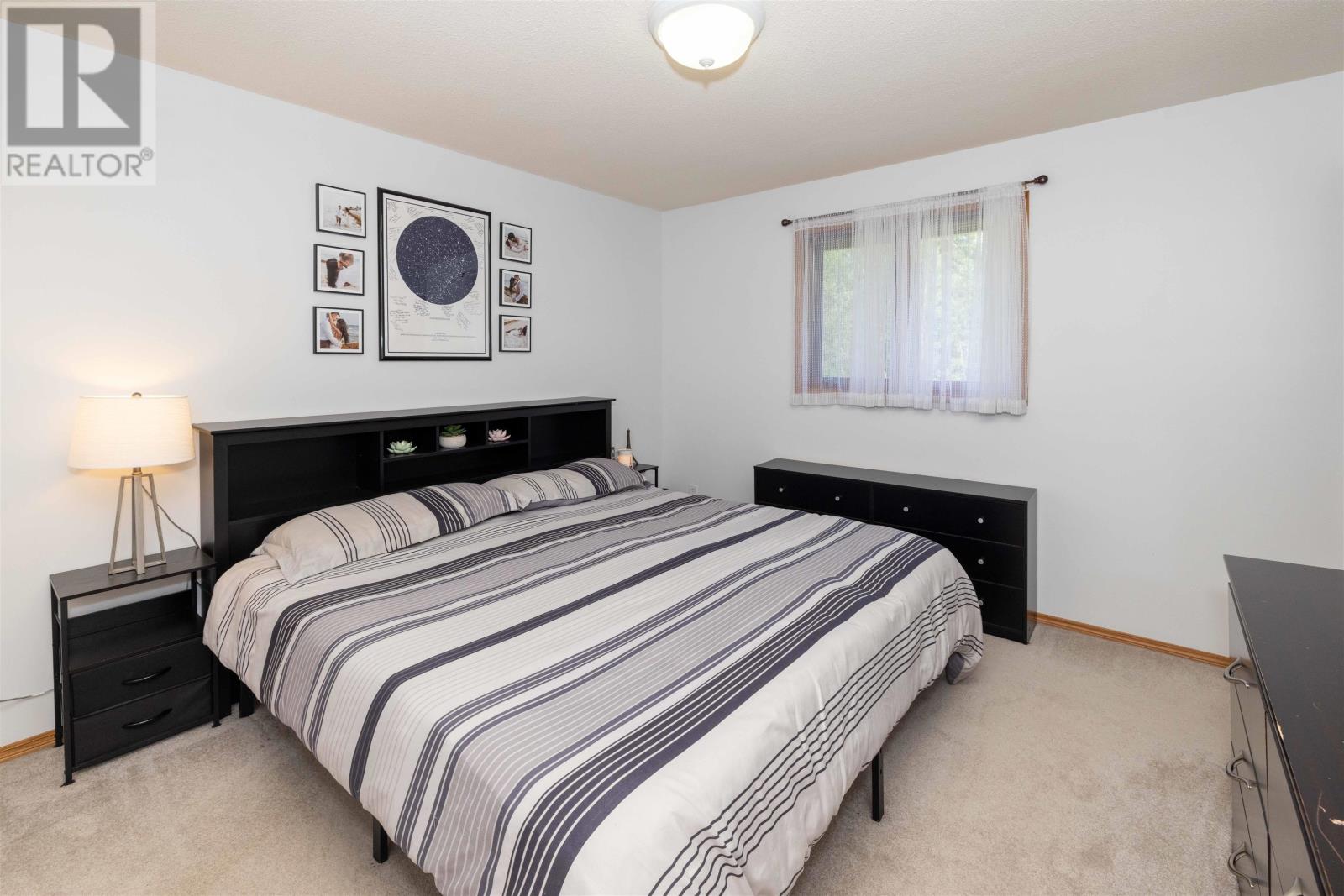 2446 Caspian ST - 7