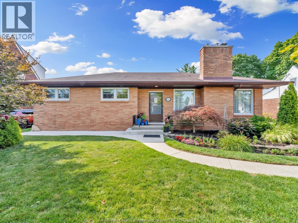 2065 VERDUN AVENUE - 1