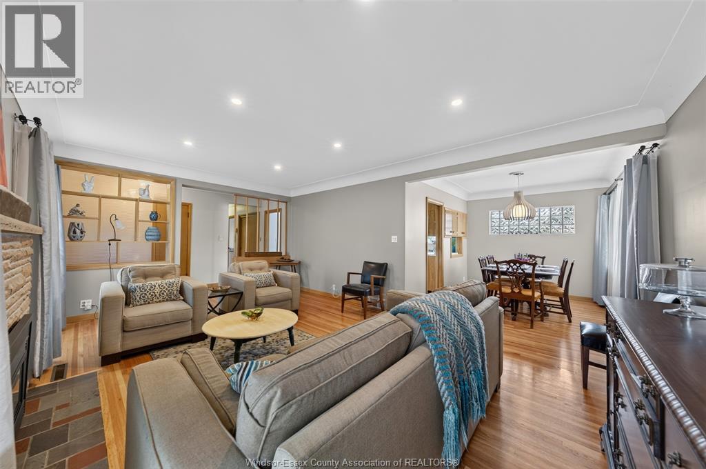 2065 VERDUN AVENUE - 12