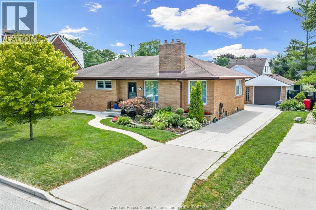2065 VERDUN AVENUE - 2