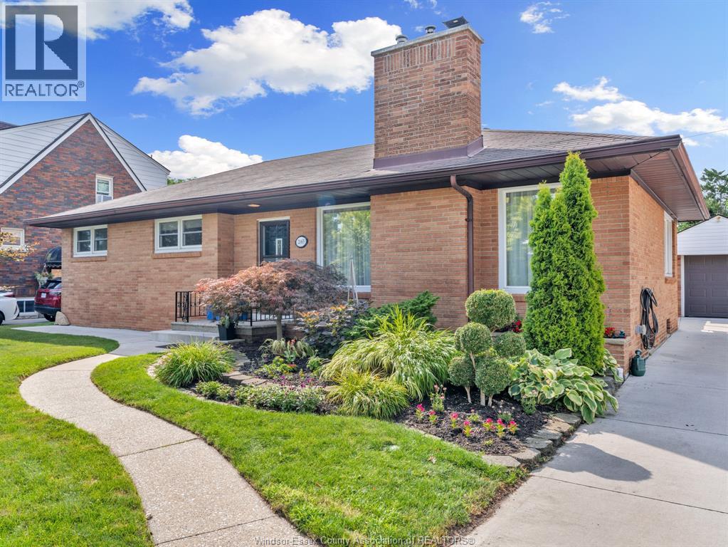 2065 VERDUN AVENUE - 3