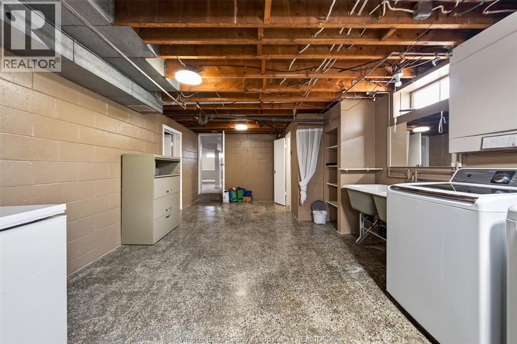2065 VERDUN AVENUE - 35