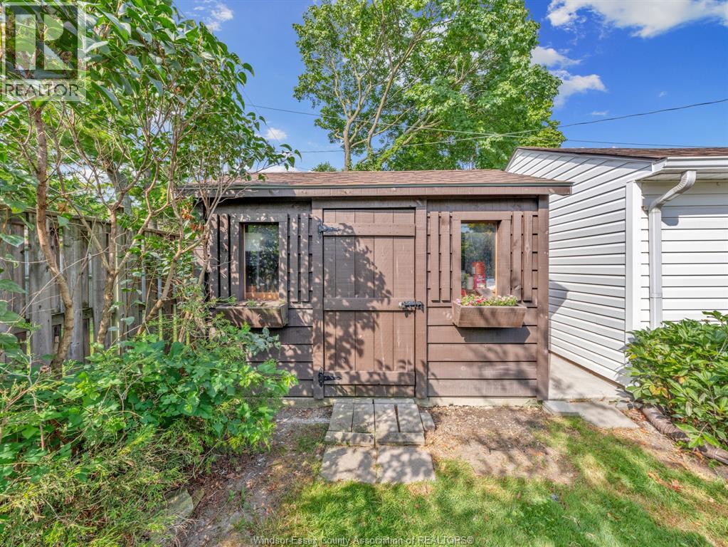 2065 VERDUN AVENUE - 48