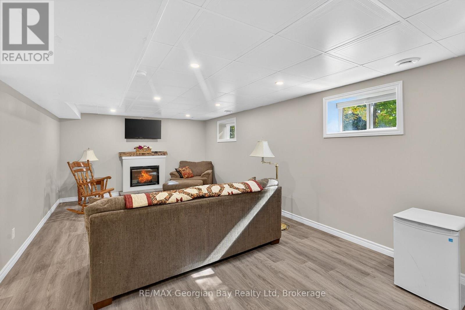 56 BECKETTS SIDE ROAD - 21