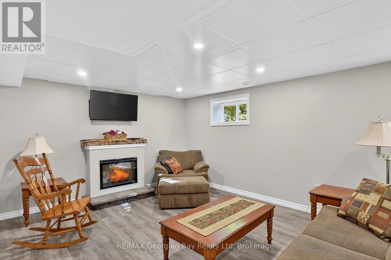 56 BECKETTS SIDE ROAD - 24