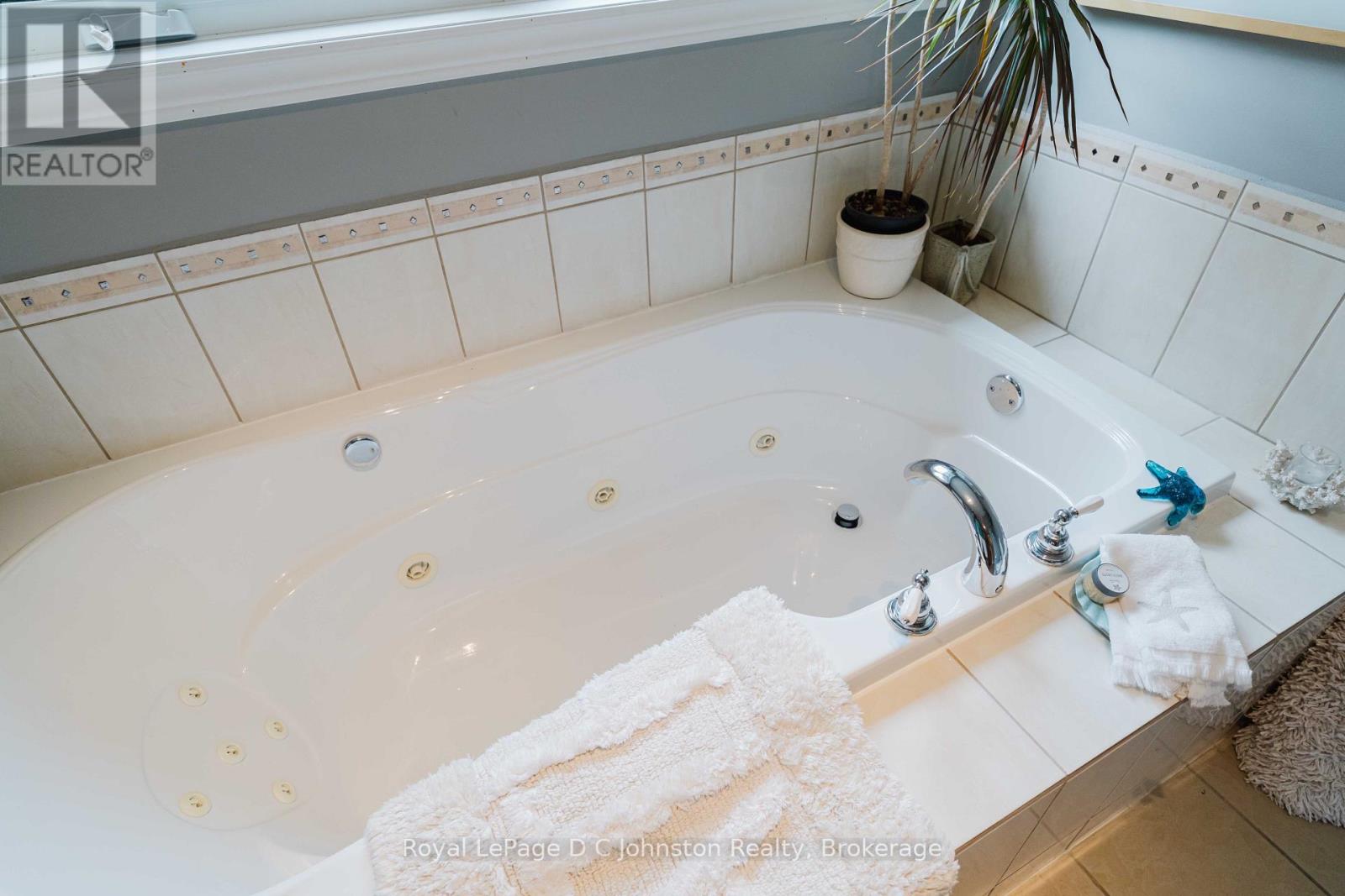 103 GRENVILLE STREET N - Image 17