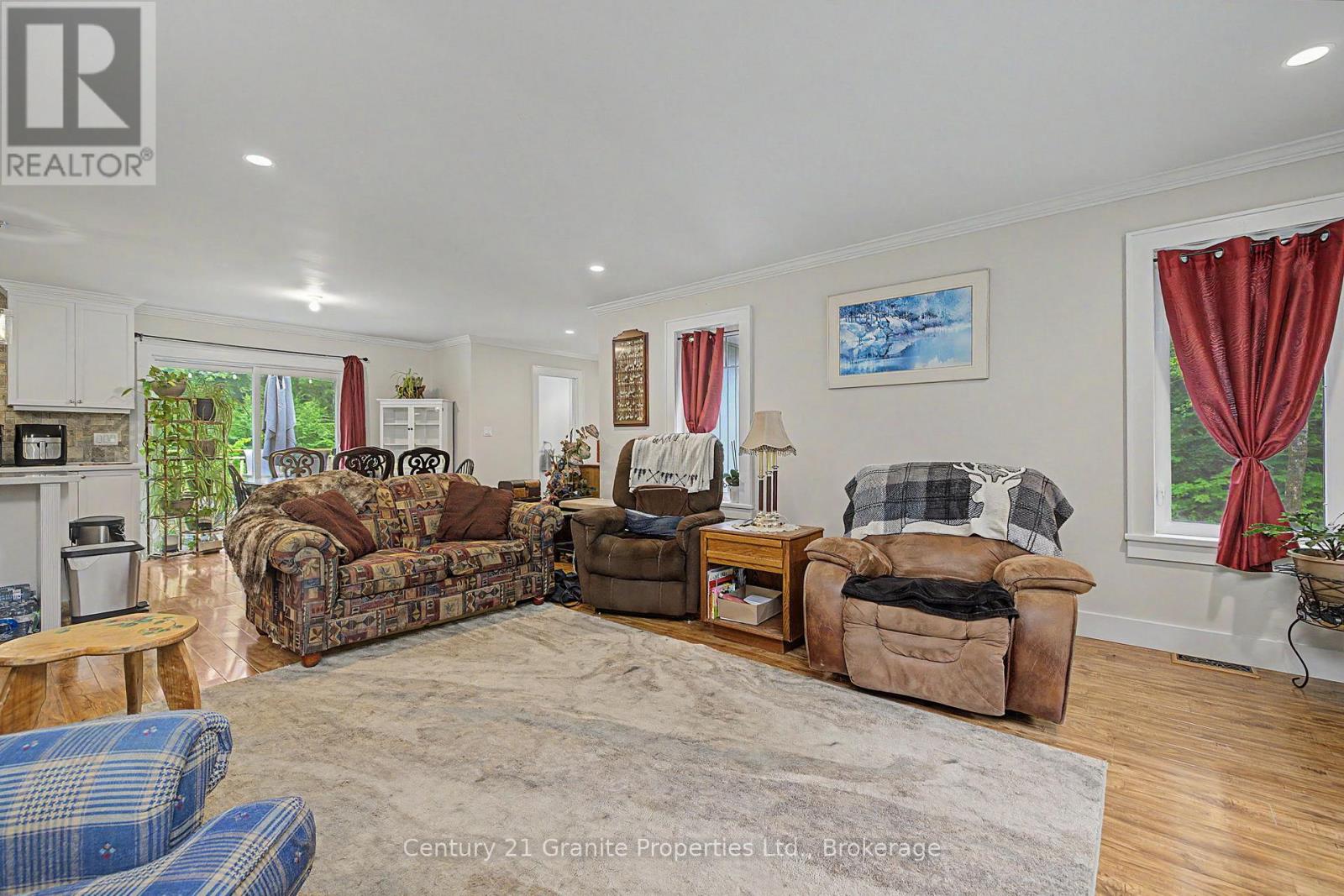 64 LOUCKS ROAD - 18