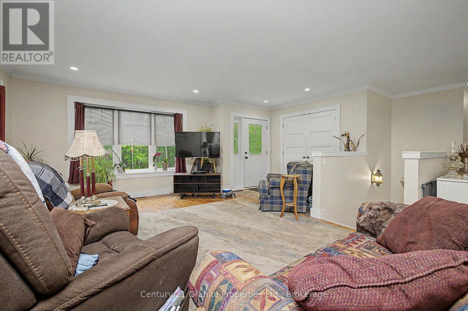 64 LOUCKS ROAD - 20