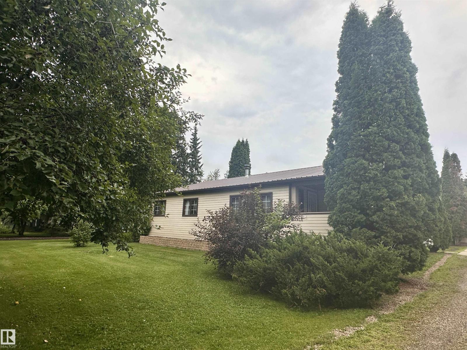 5309 51 ST - 8