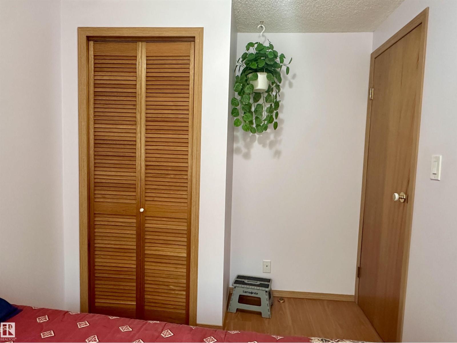 5309 51 ST - Image 42