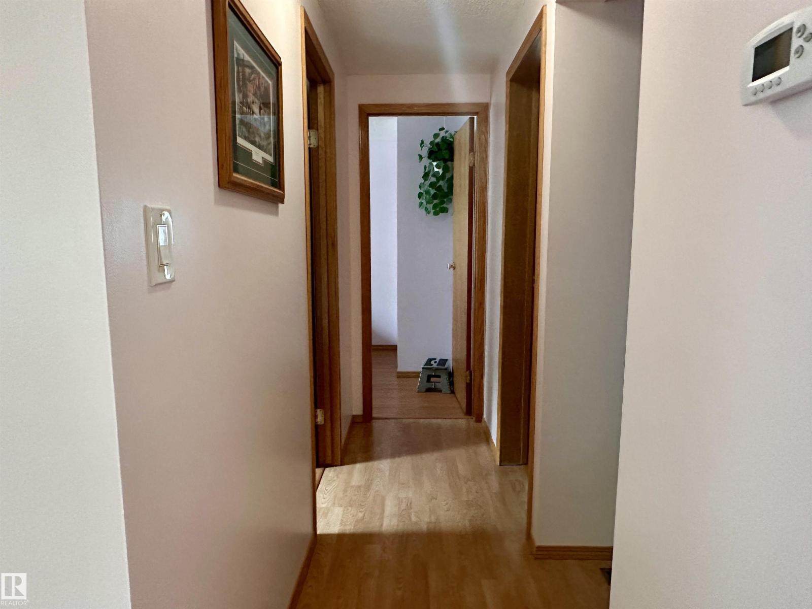 5309 51 ST - 35
