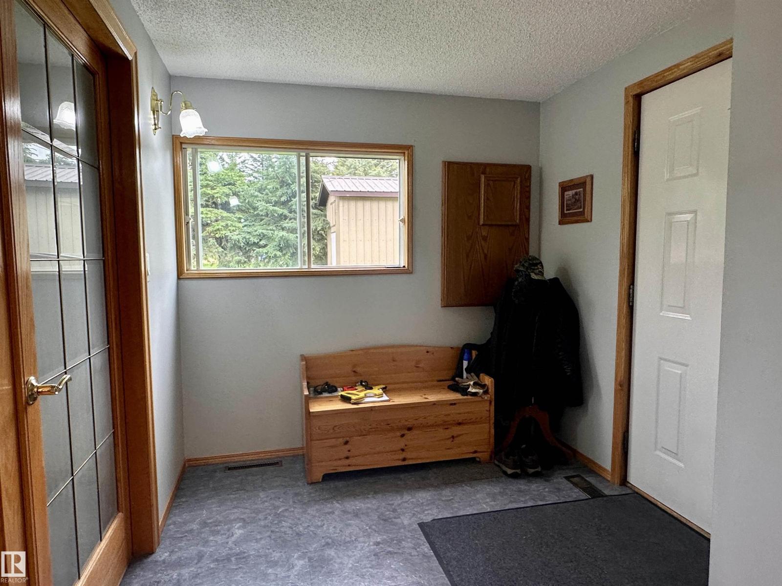 5309 51 ST - 16