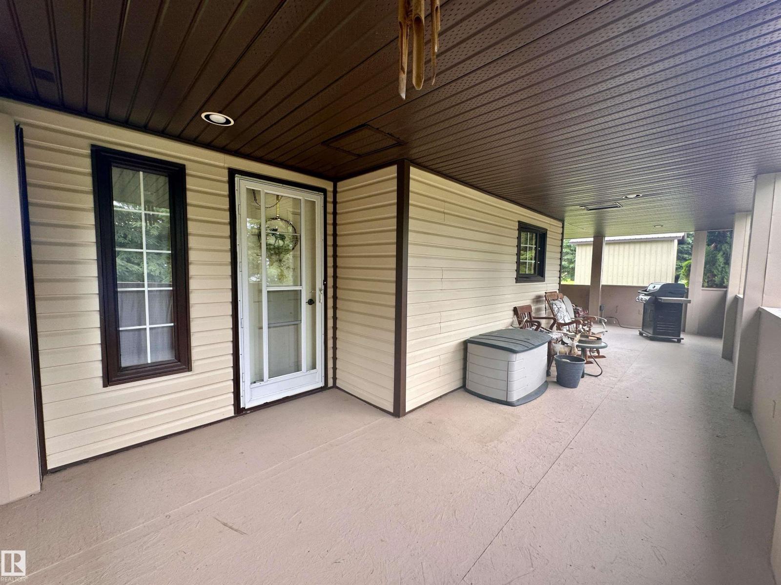 5309 51 ST - 13