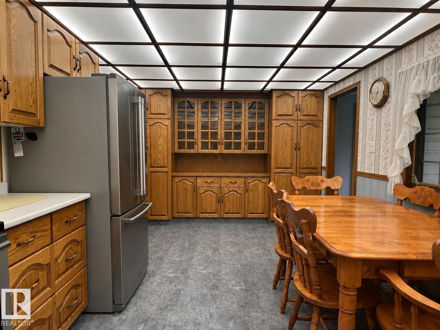 5309 51 ST - Image 28