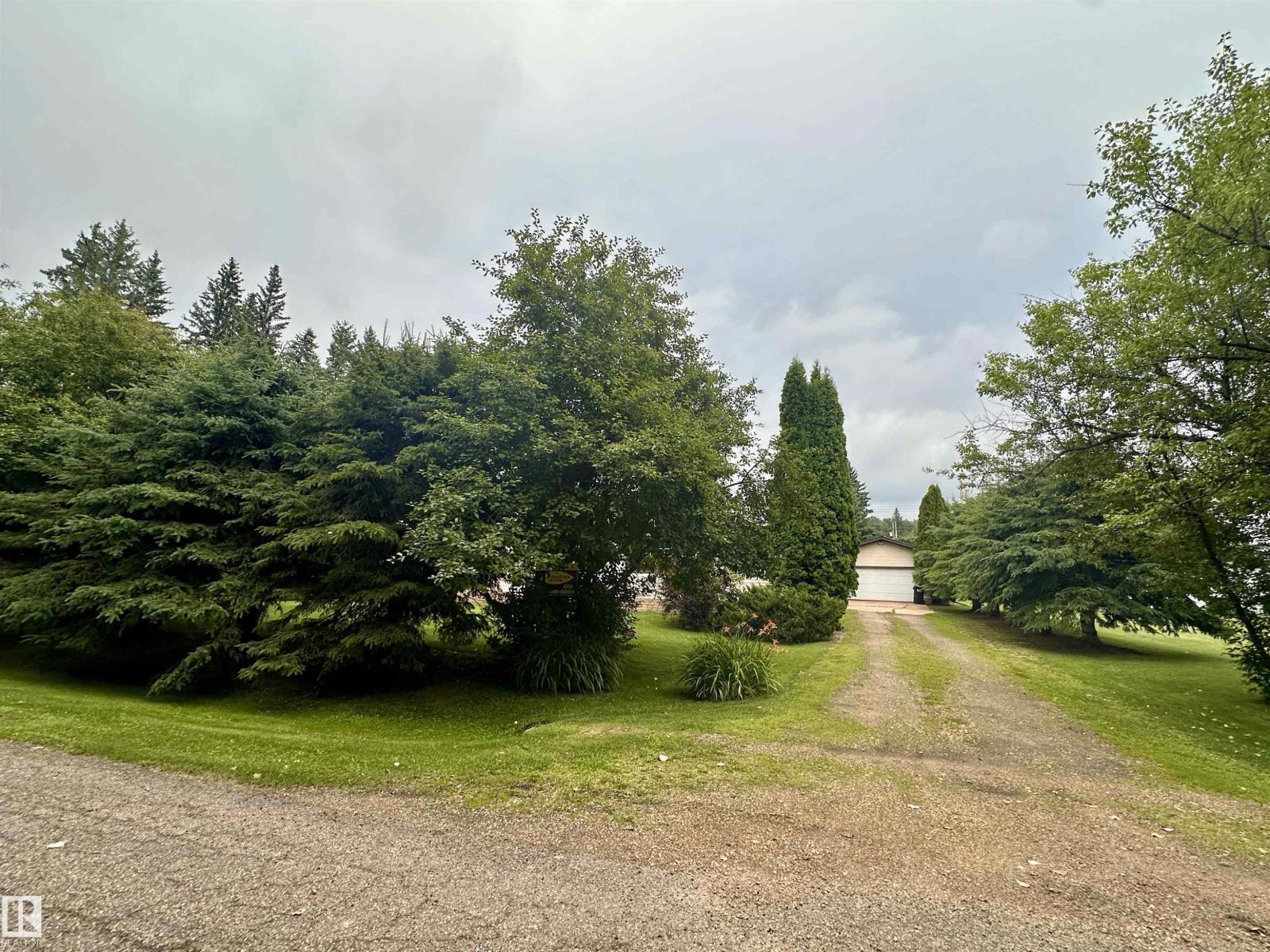 5309 51 ST - Image 52