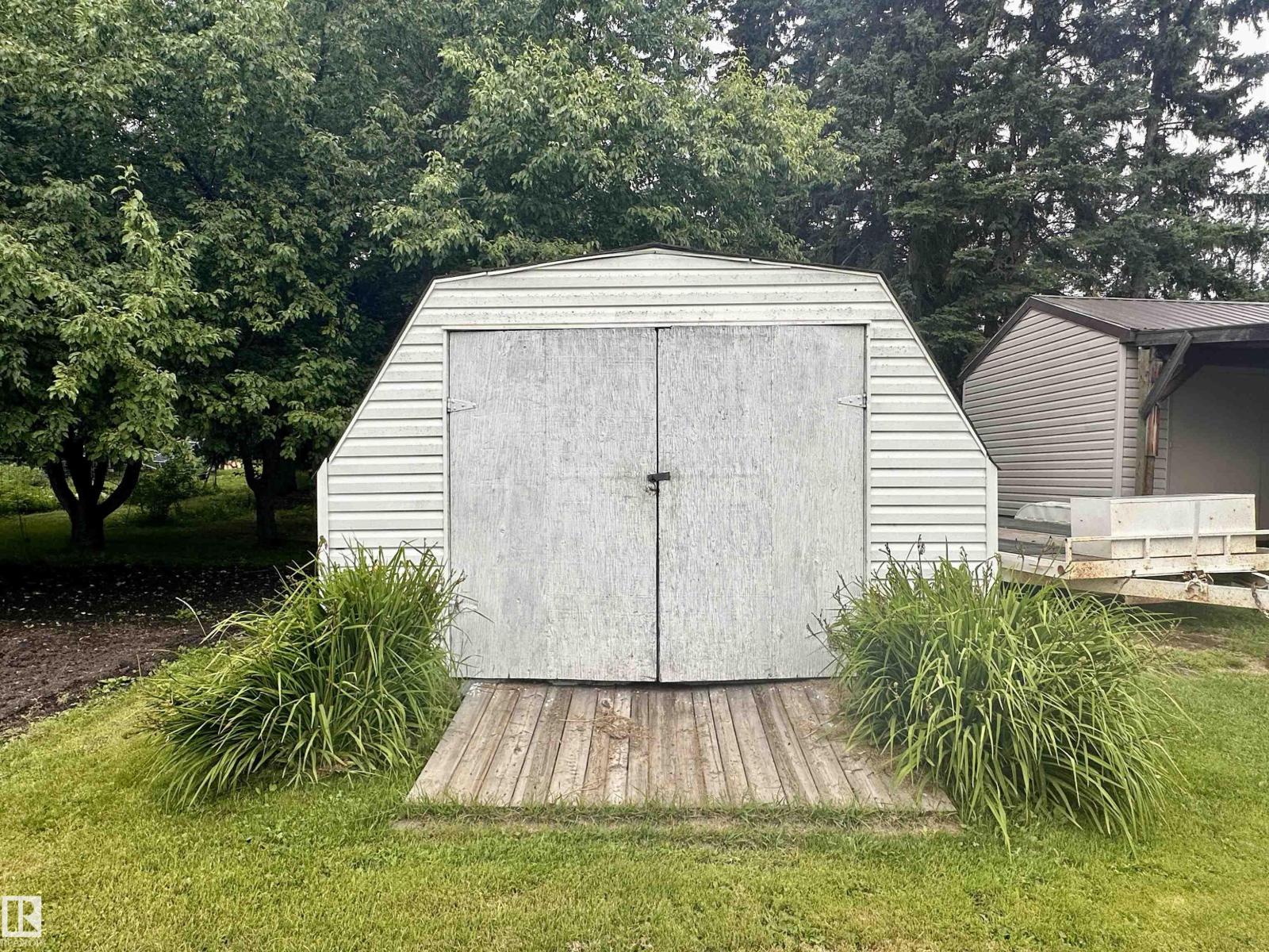 5309 51 ST - 61