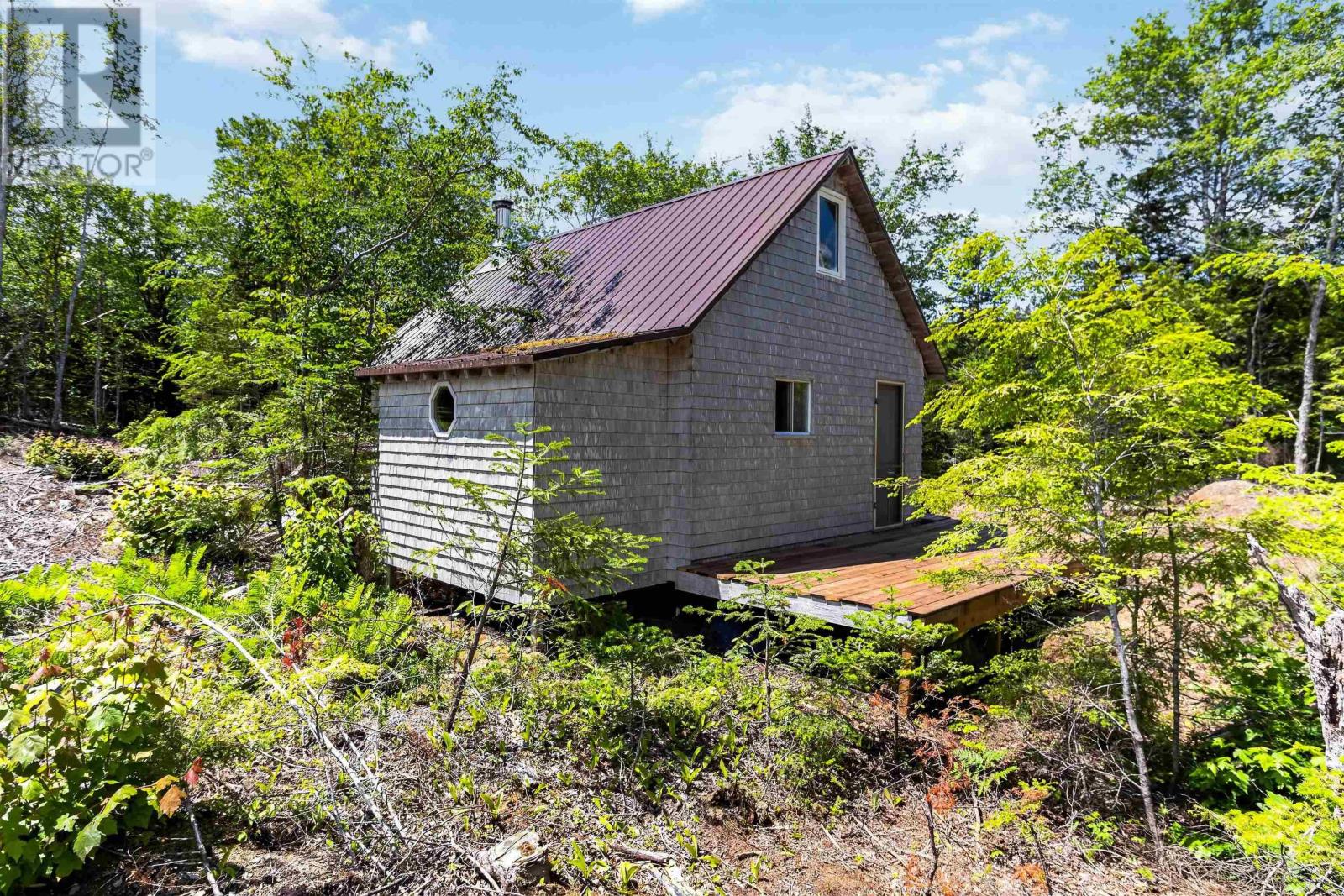 576 New Russell Road - 6