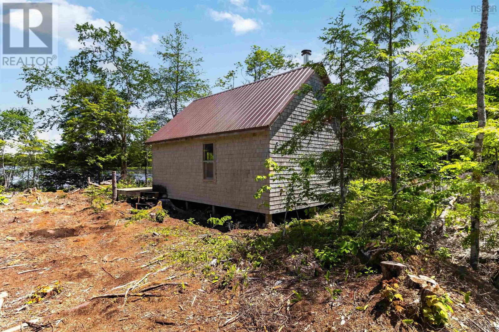 576 New Russell Road - 5