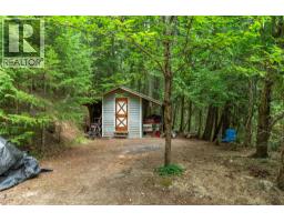 7621 Hudson Road, Anglemont, BC V0E1M8 Photo 35