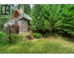 7621 Hudson Road, Anglemont, BC V0E1M8 Photo 38