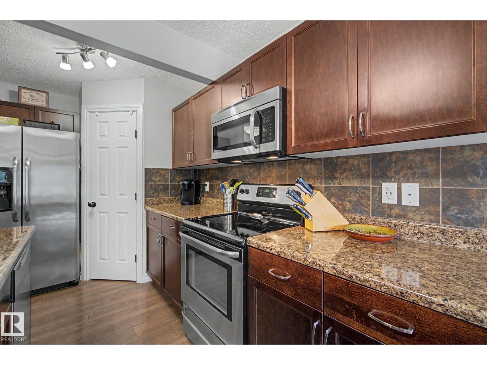 7 PETER ST - 11