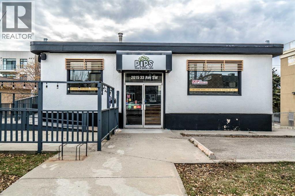 2435 29 Avenue SW - 40