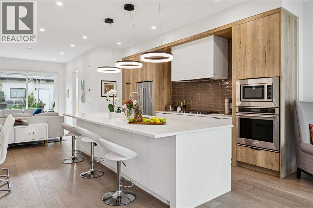 2435 29 Avenue SW - 4