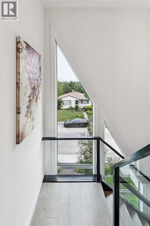 2435 29 Avenue SW - 23