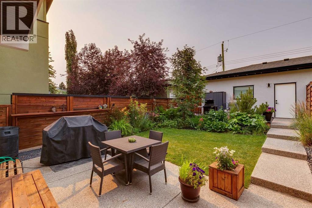 2435 29 Avenue SW - 31