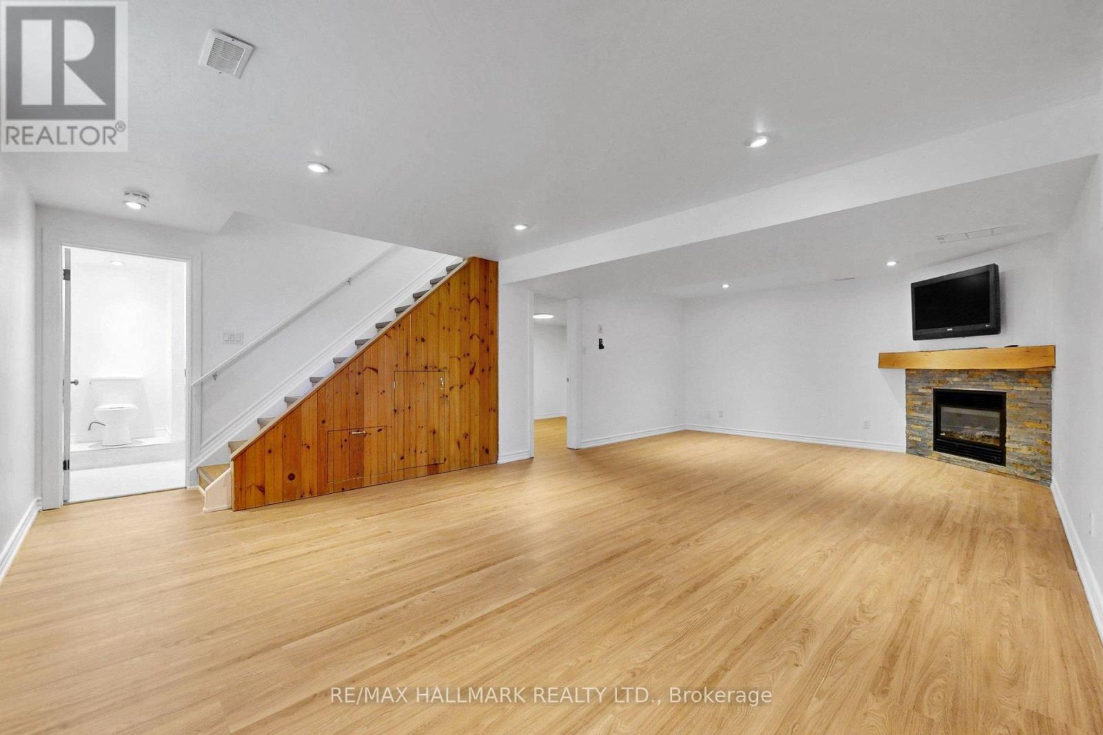 941 LAKE DRIVE N - 23
