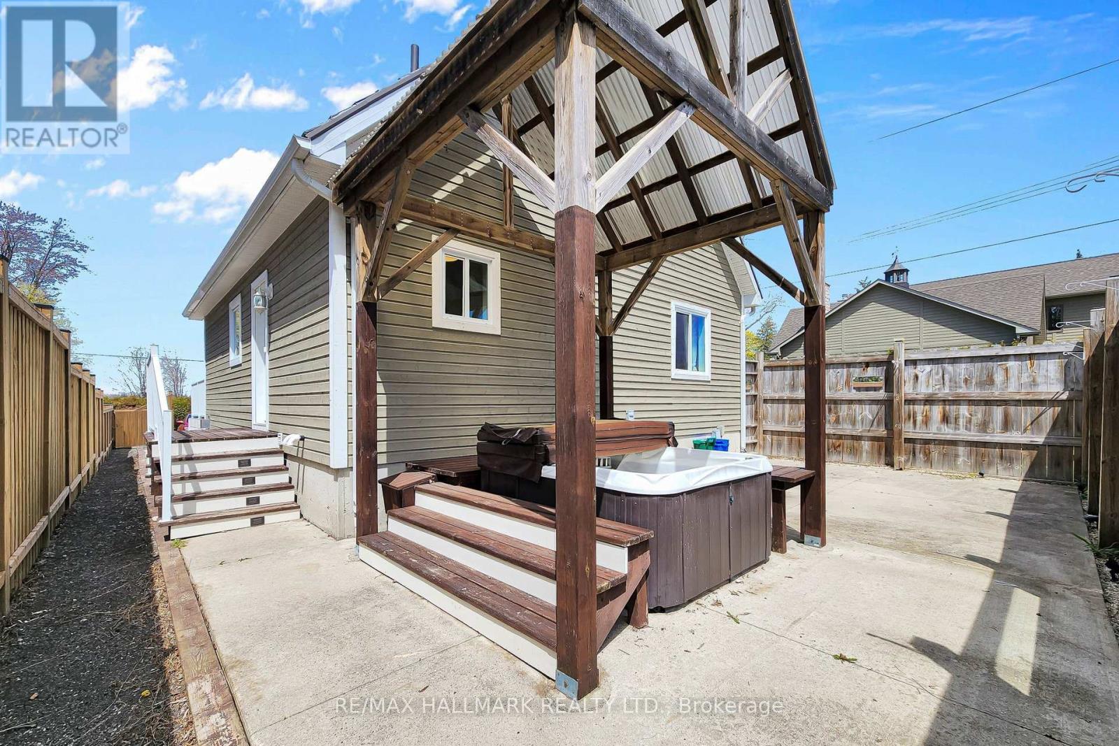 941 LAKE DRIVE N - 29