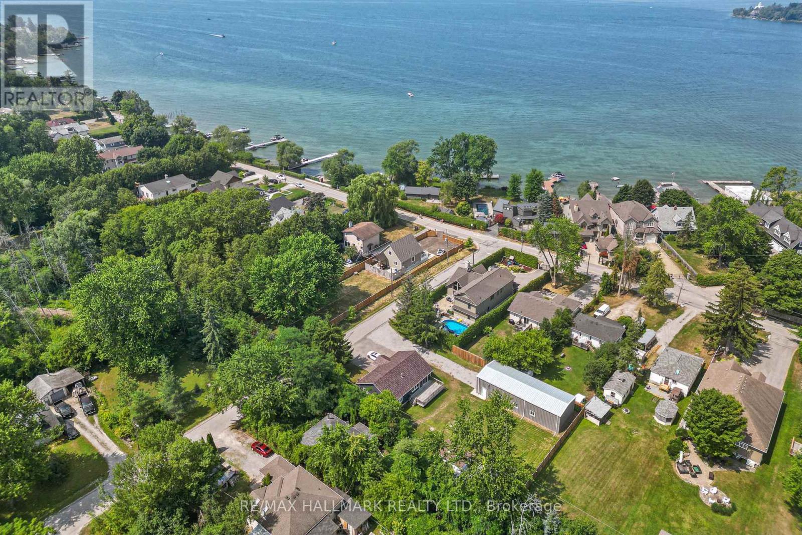 941 LAKE DRIVE N - 33