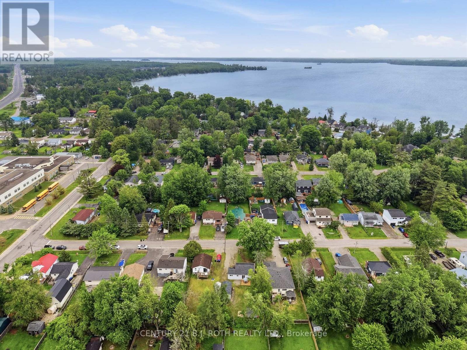 3408 CORONATION AVENUE - Image 29