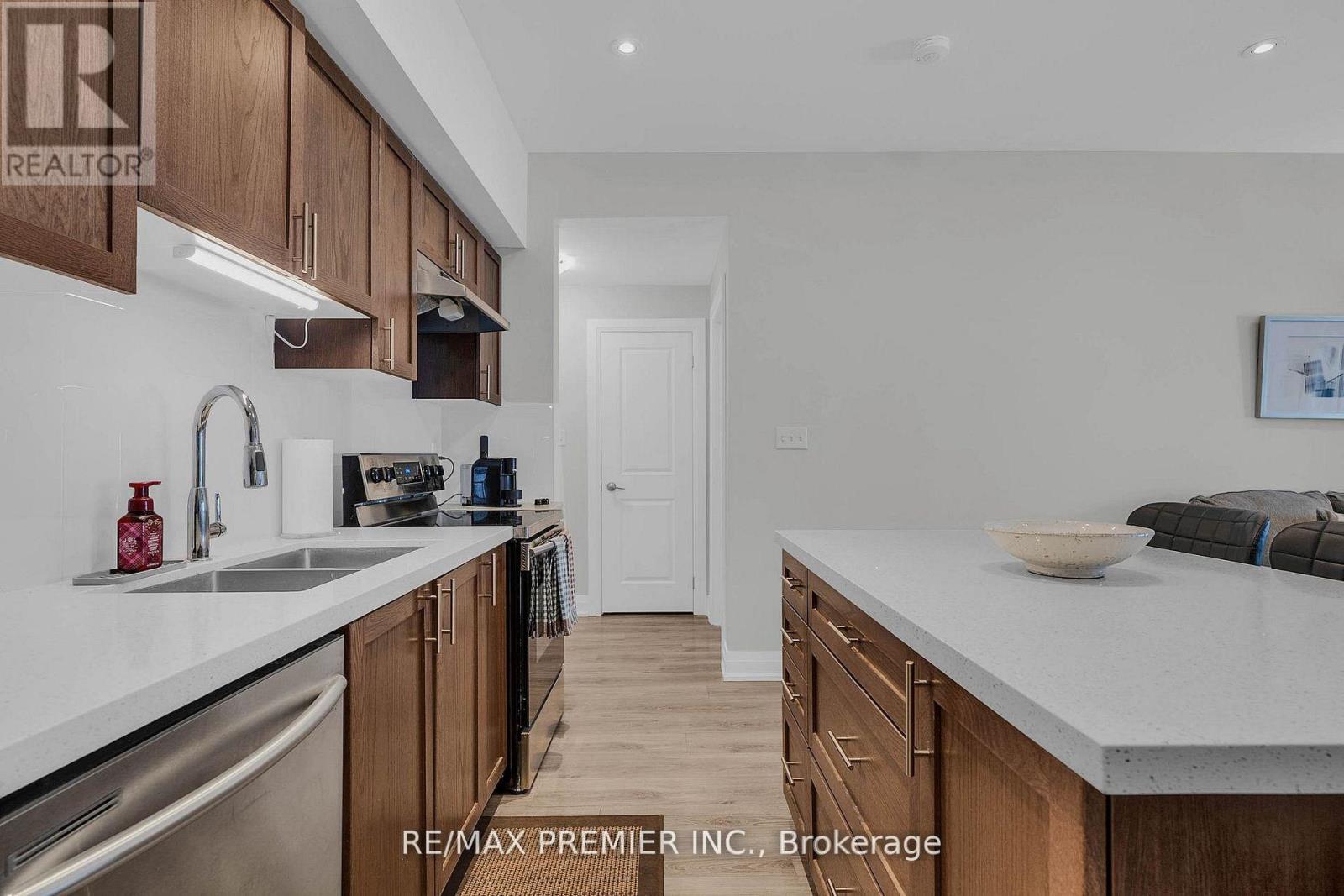 #110 299 CUNDLES ROAD E - 12