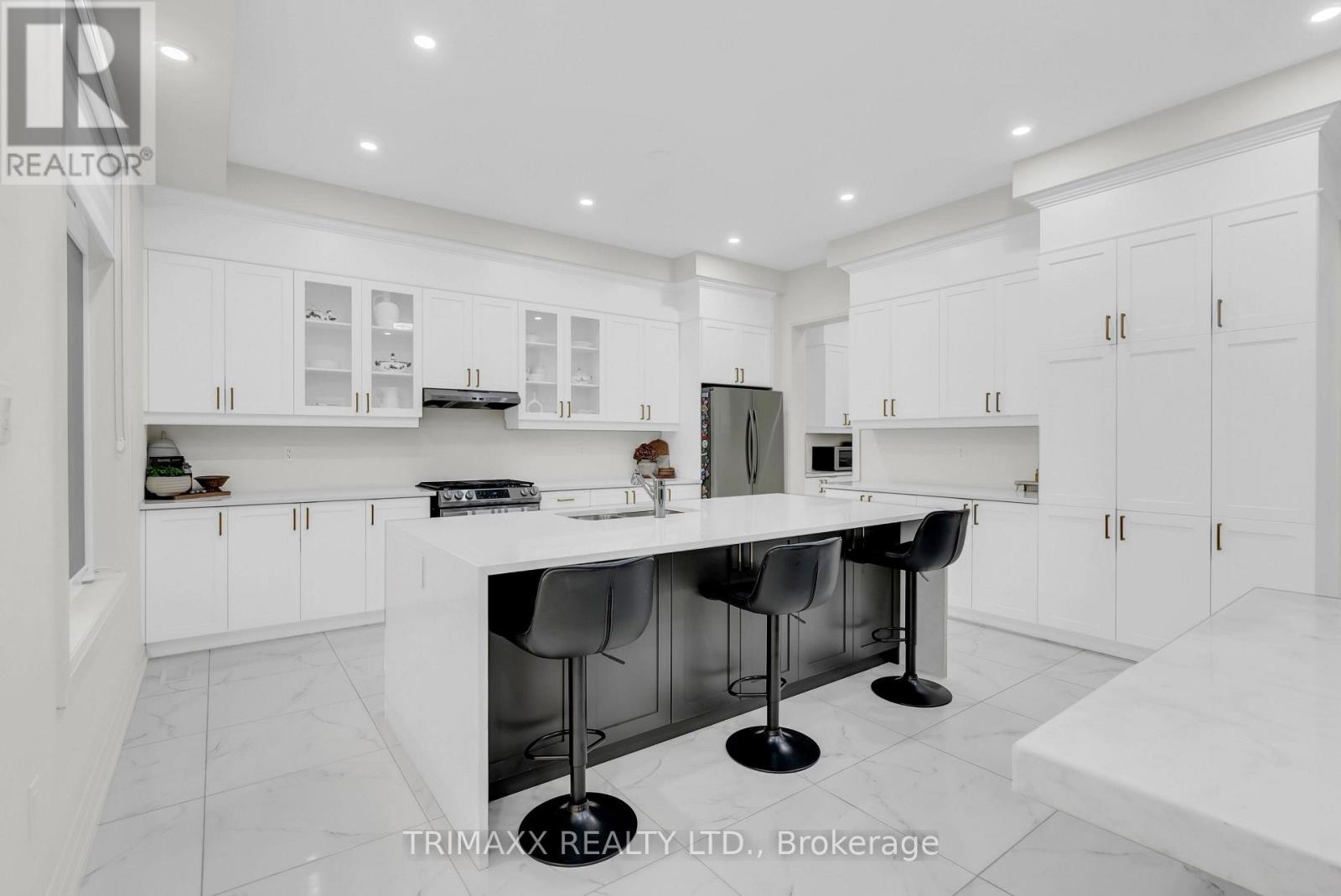 7 WINTERGREEN LANE - 21