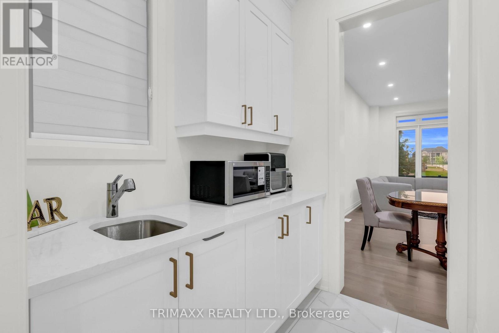 7 WINTERGREEN LANE - 24