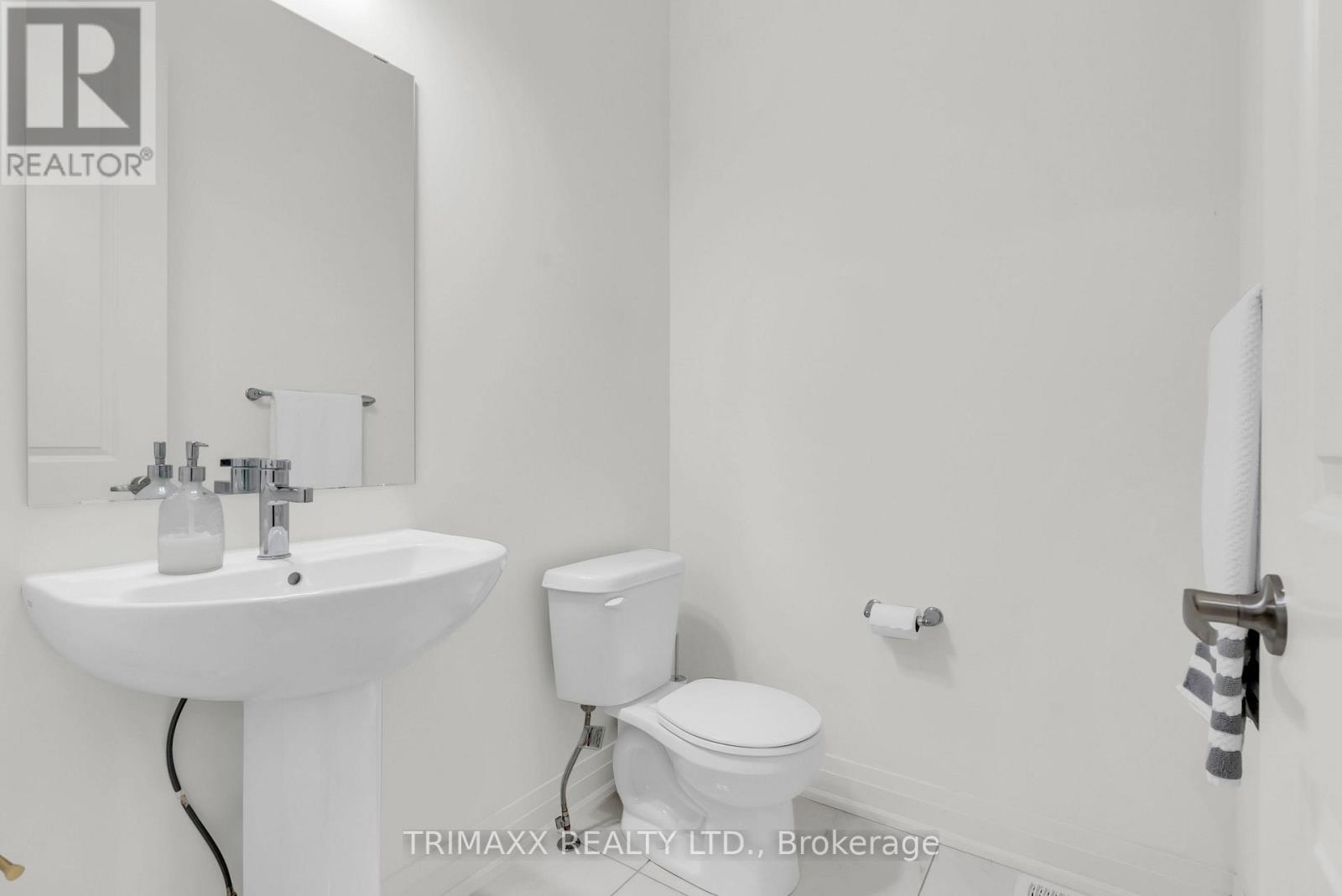 7 WINTERGREEN LANE - 25