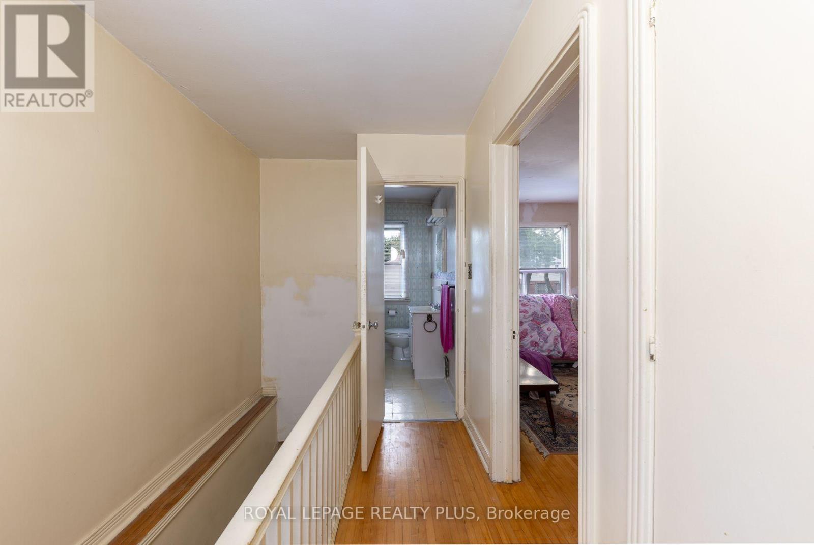 33 DAYTON AVENUE - 10