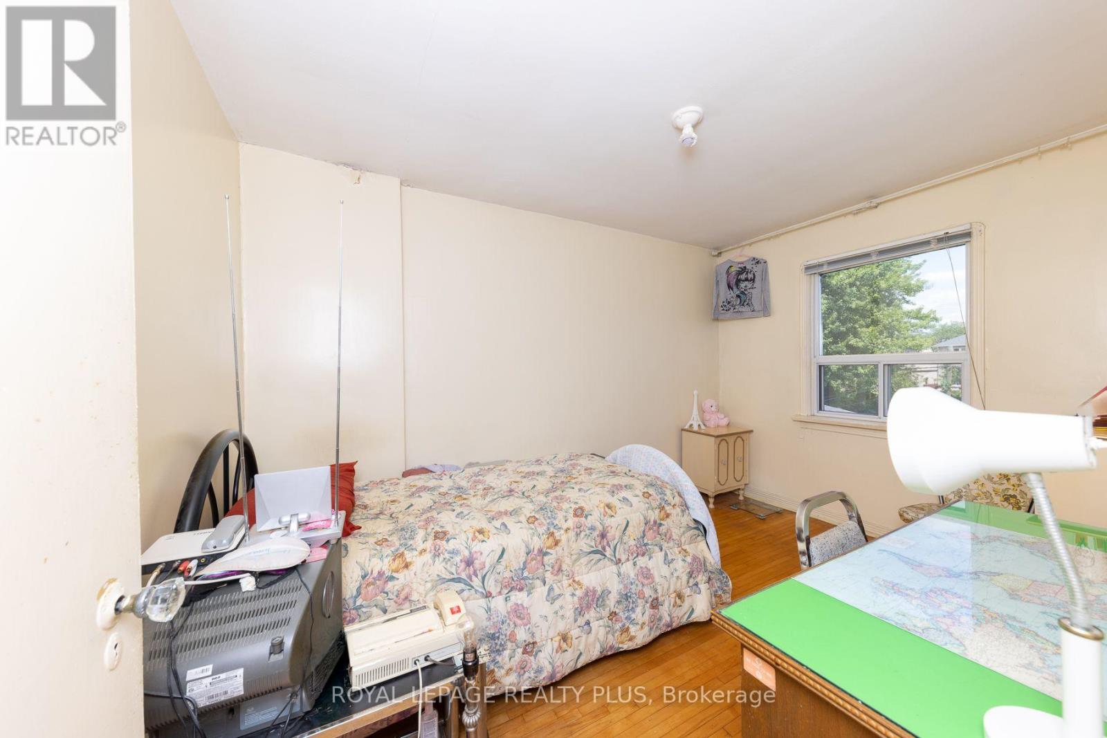 33 DAYTON AVENUE - 17