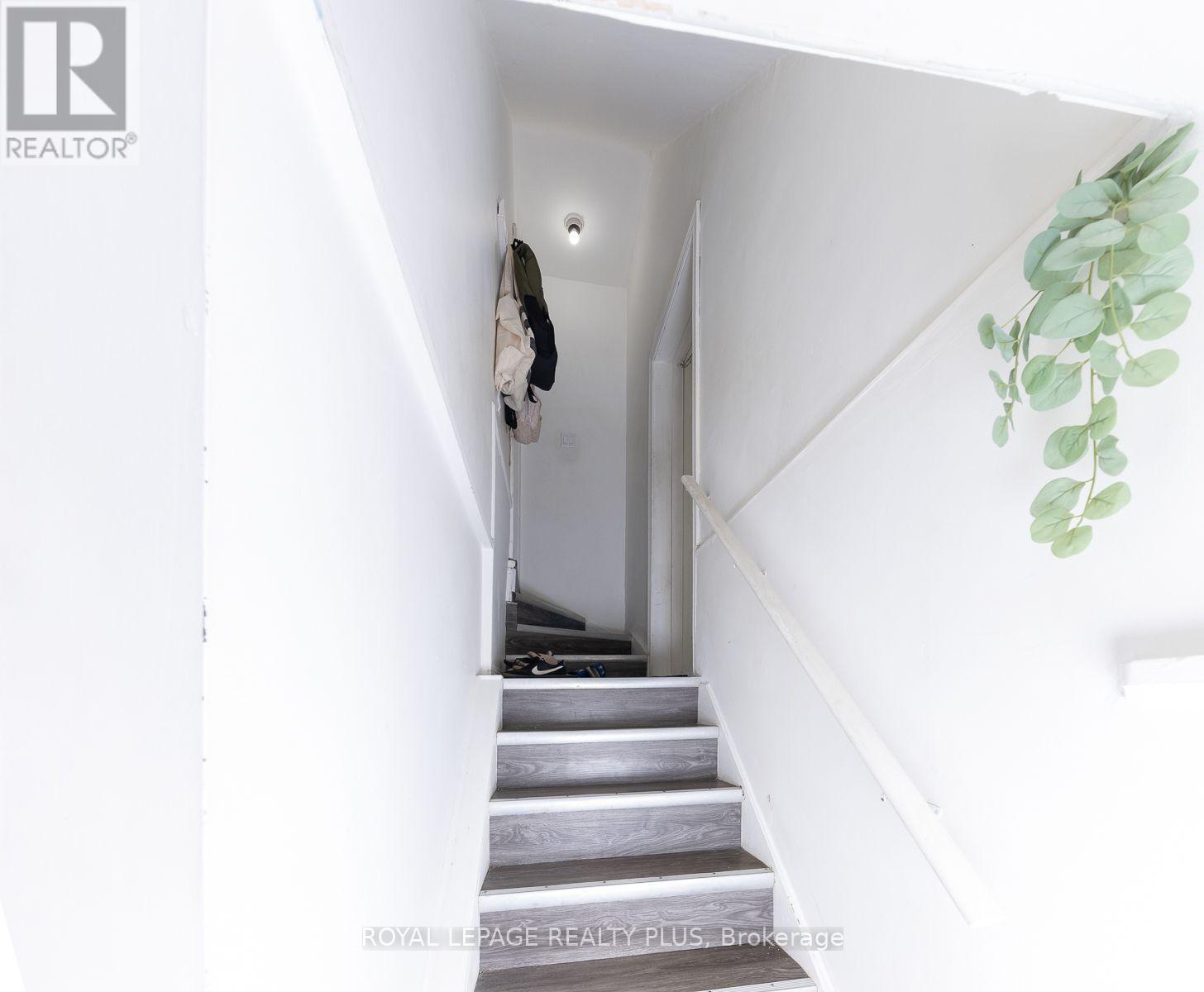 33 DAYTON AVENUE - 20
