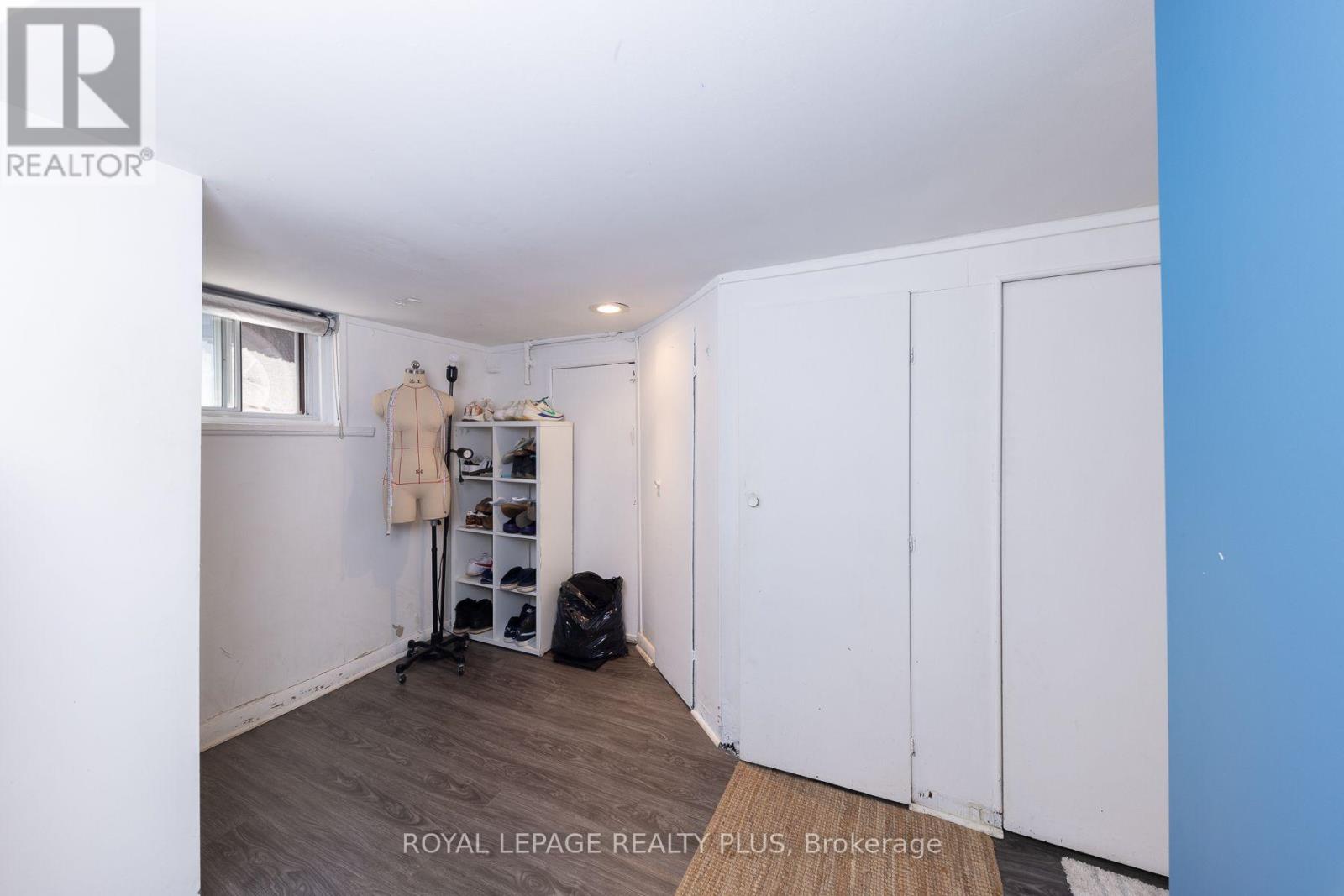 33 DAYTON AVENUE - 21