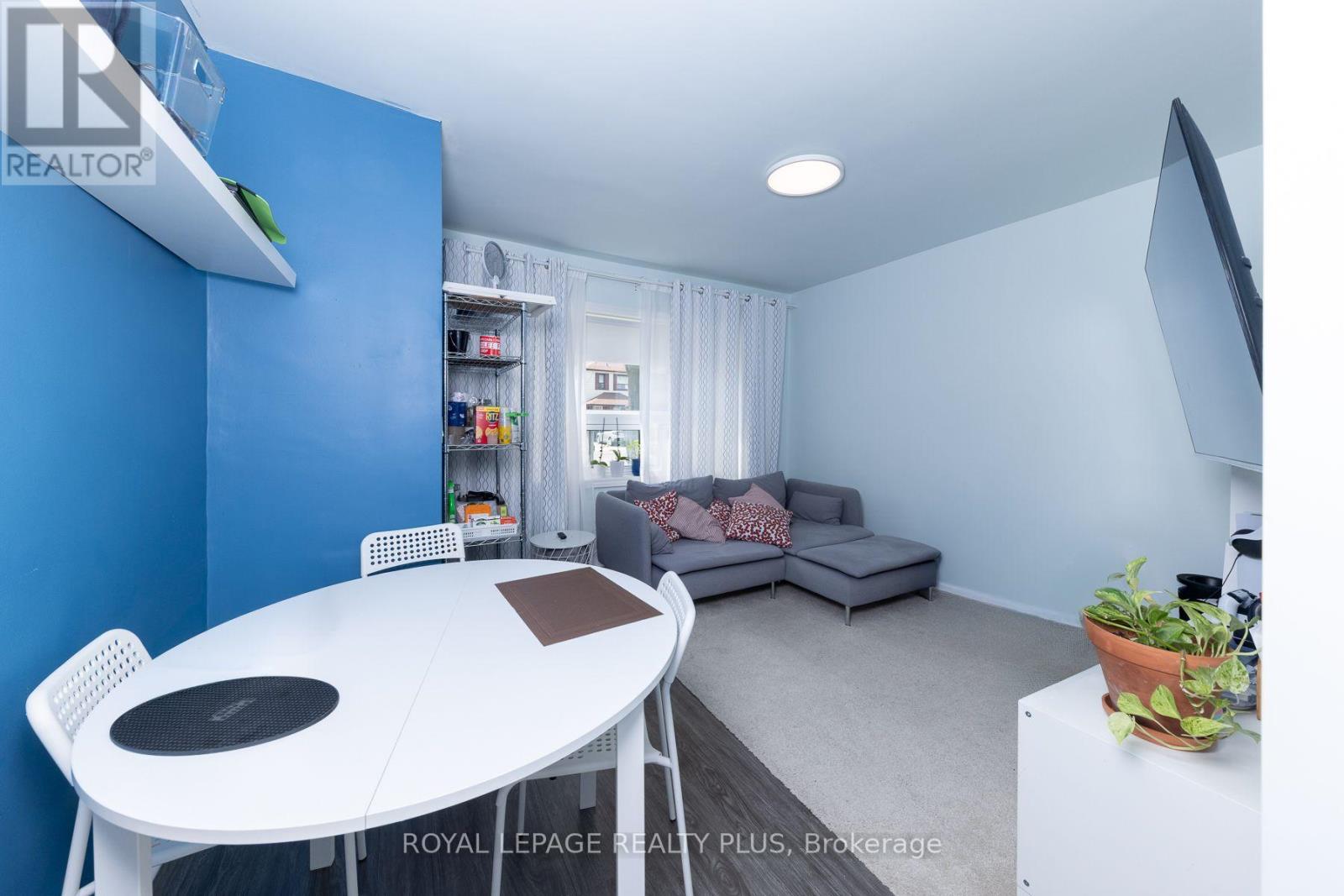 33 DAYTON AVENUE - 24