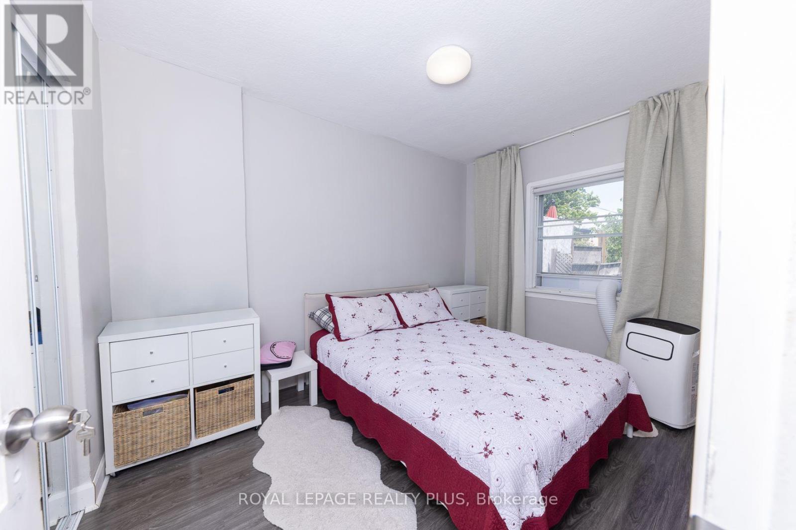 33 DAYTON AVENUE - 27