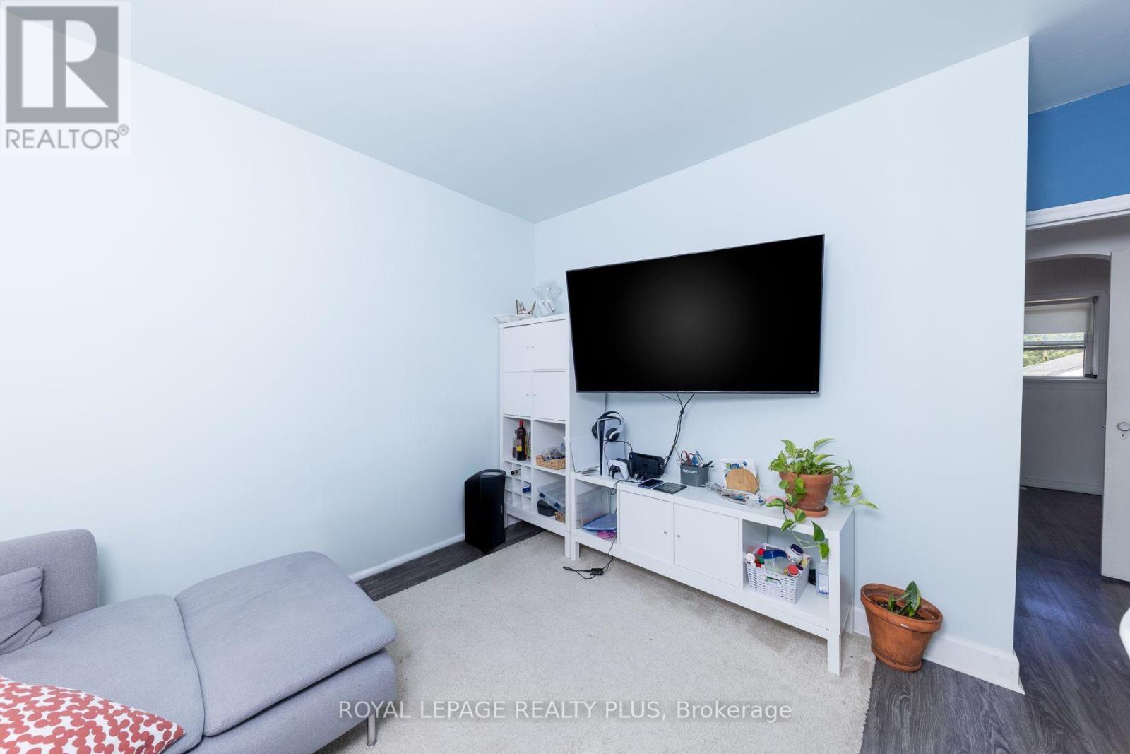 33 DAYTON AVENUE - 28