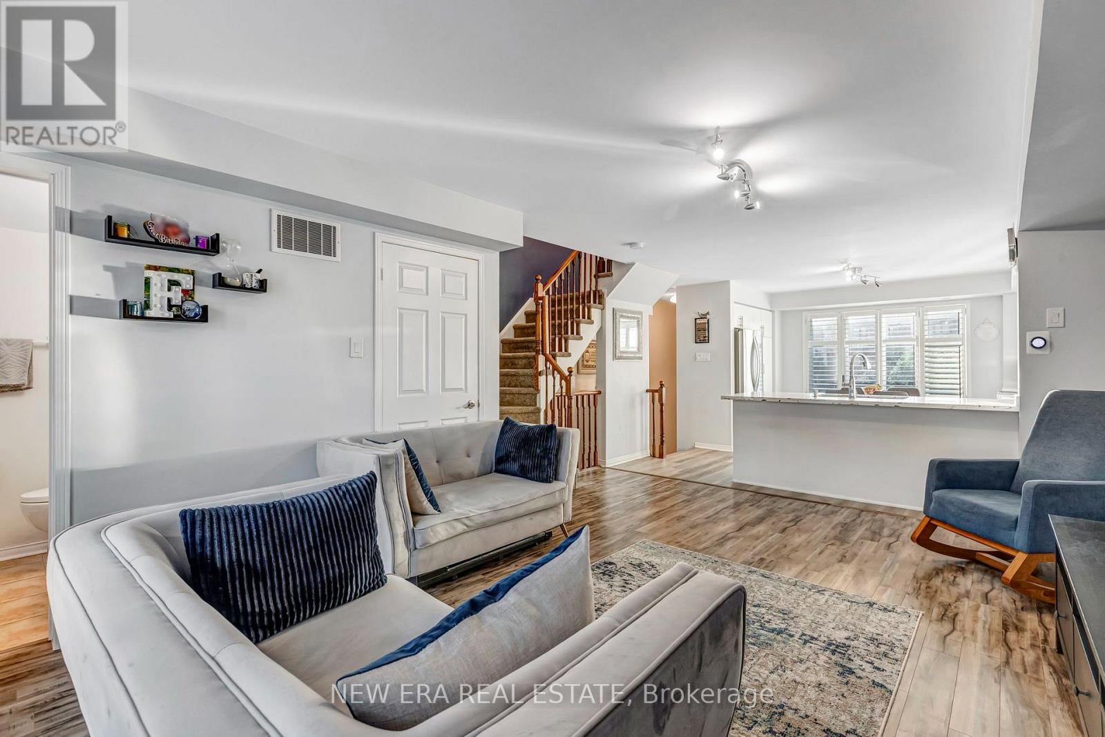 #60 3056 EGLINTON AVENUE W - 16