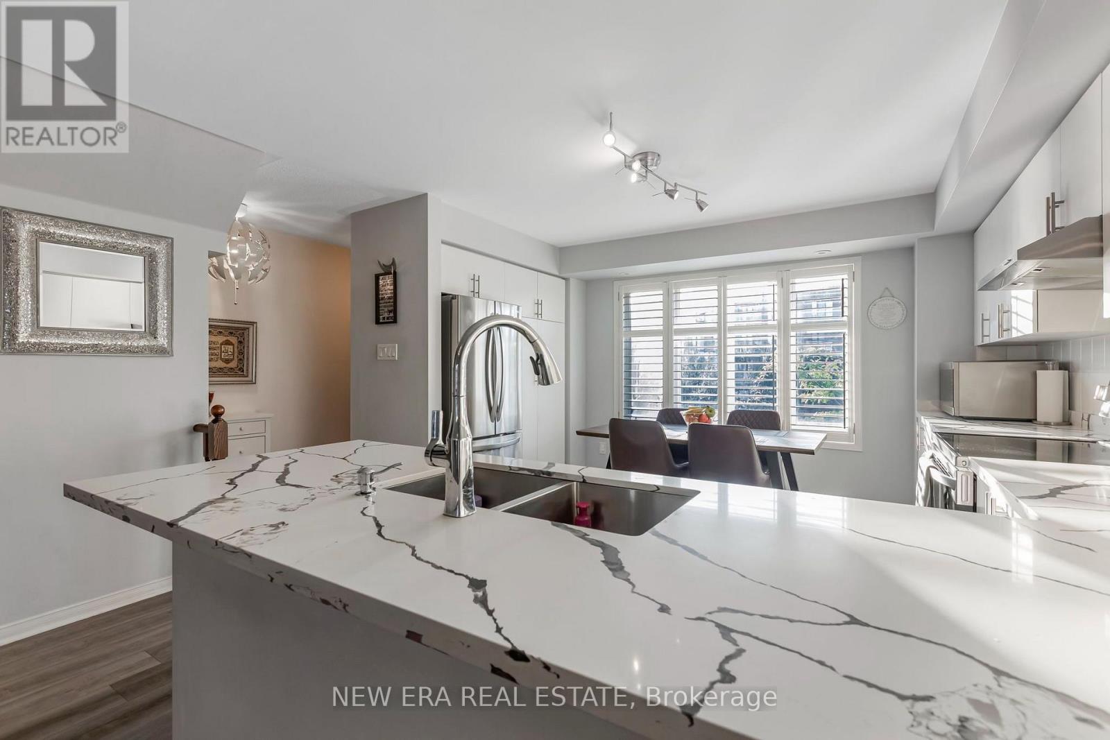 #60 3056 EGLINTON AVENUE W - 6