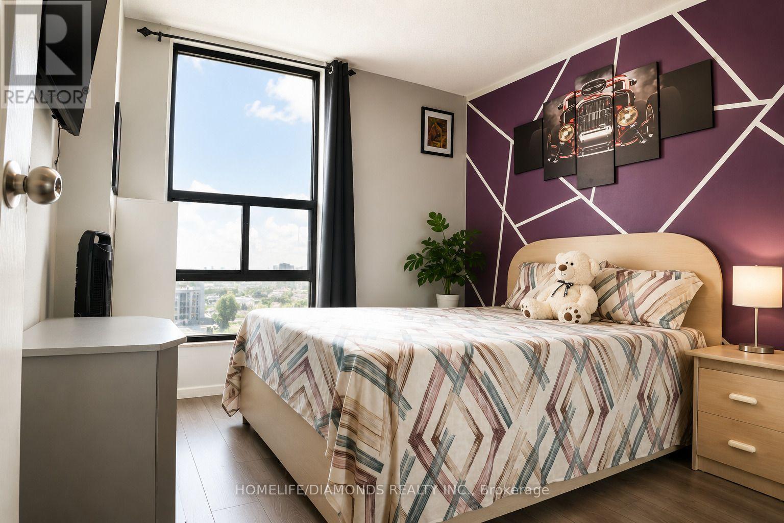 #1411 18 KNIGHTSBRIDGE ROAD - 12